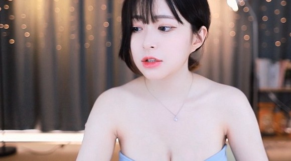 ڱϹٷ2024°棺еĿ¼ֱС˵