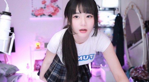 ڱڽ֪еĽû췿ӰƬ