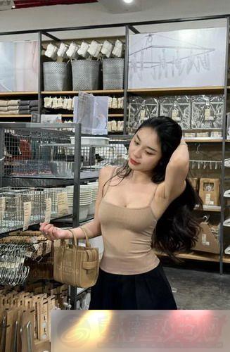 ʵ԰漣ͦŮĻ԰ĿҪ԰׵ĸж